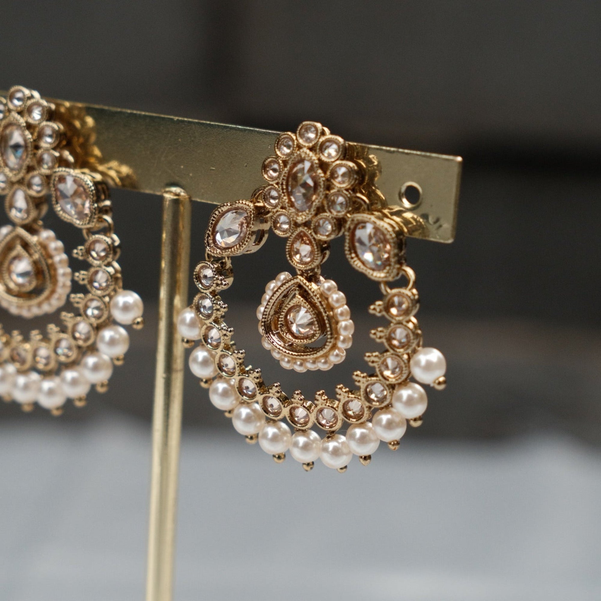 Aadhya Teardrop Chandbalis