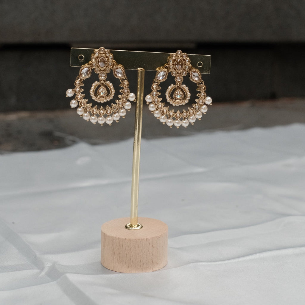 Aadhya Teardrop Chandbalis